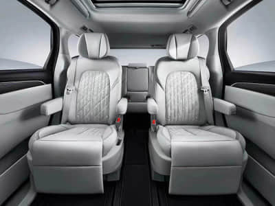 特斯拉想封神，零跑不答应，推出C10对标ModelY