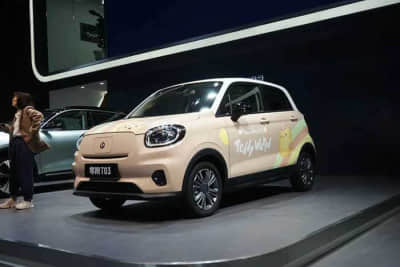 智己汽车获超80亿元B轮融资，“车二代”要在价格战下突围