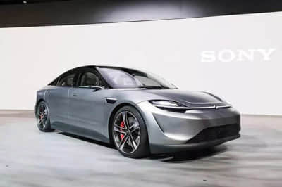 仰望U7实车：提供三厢/猎装车型，配四电机或50万起！