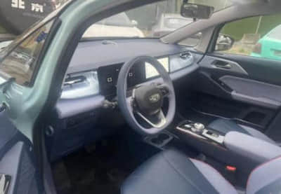 小鹏汽车真急眼了，多款新车降价，最高5万块