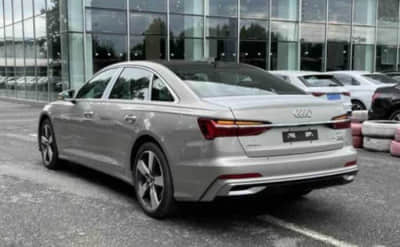 宋PLUSDM-i荣耀版上市了，配置加码仅12.98万起