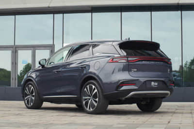 拒绝降价，销量重任交给阿尔卑斯，蔚来的赌注有点大