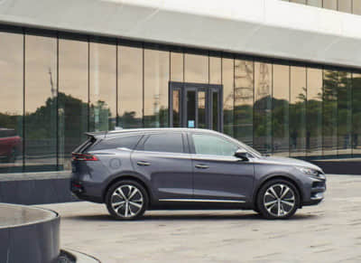 别克GL8 全部在售 2023款 2022款 2021款 2020款 2019款 2018款,2023年12月份别克GL8销量3531台, 同比下降62.54%