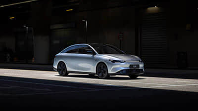 红旗EH7纯电轿车3月20日上市，最大续航800km