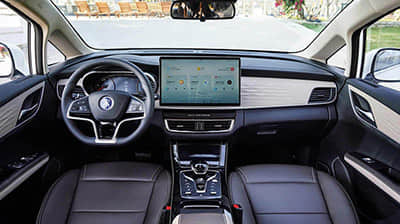 电比油低，比亚迪再出“王炸”，双宋荣耀版10.98万元起