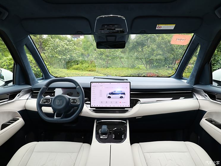 极氪 极氪009 2024款 七座过道版四驱 108kWh 极氪 极氪009 2024款 七座过道版四驱 108kWh