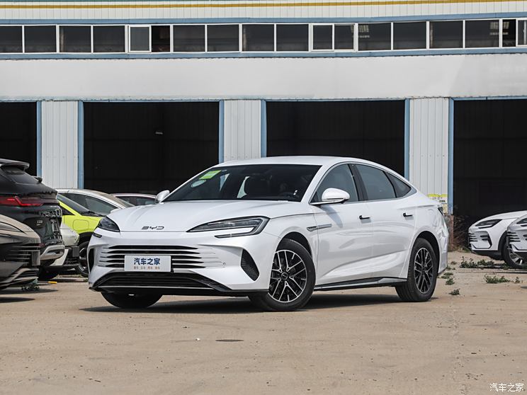 比亚迪 海豹 2024款 荣耀版 DM-i 1.5L 121km 精英型 比亚迪 海豹 2024款 荣耀版 DM-i 1.5L 121km 精英型