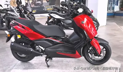 3.64万的雅马哈250踏板车，油耗低配ABS，双屏仪表，续航400公里