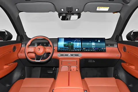 17.88 万起承包新春团圆！红旗 HS6 PHEV 硬核续航 + 大五座诚意而来